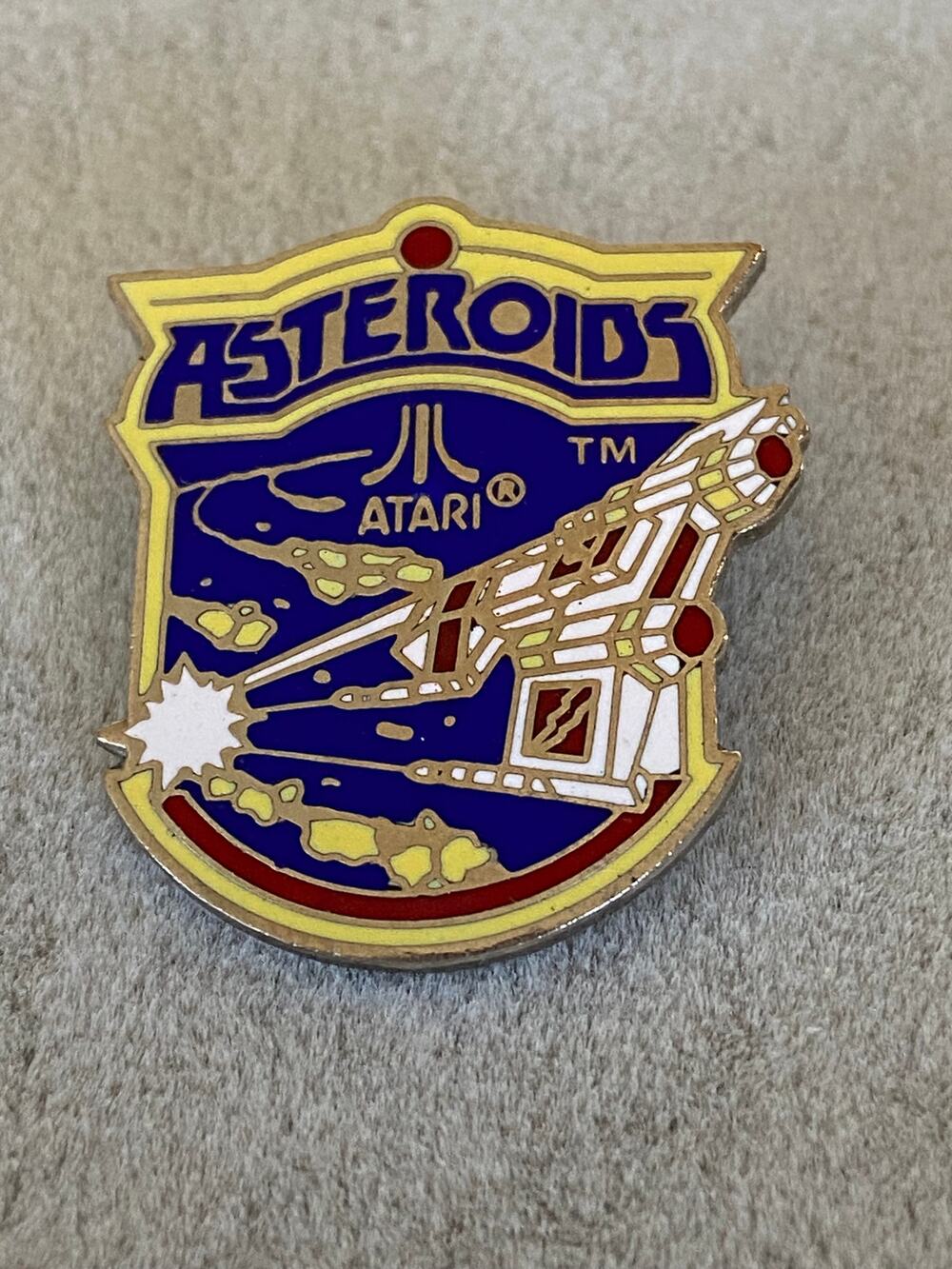 VINTAGE Atari 1980s Enamel Asteroids Arcade Video Game Collector Lapel Pin